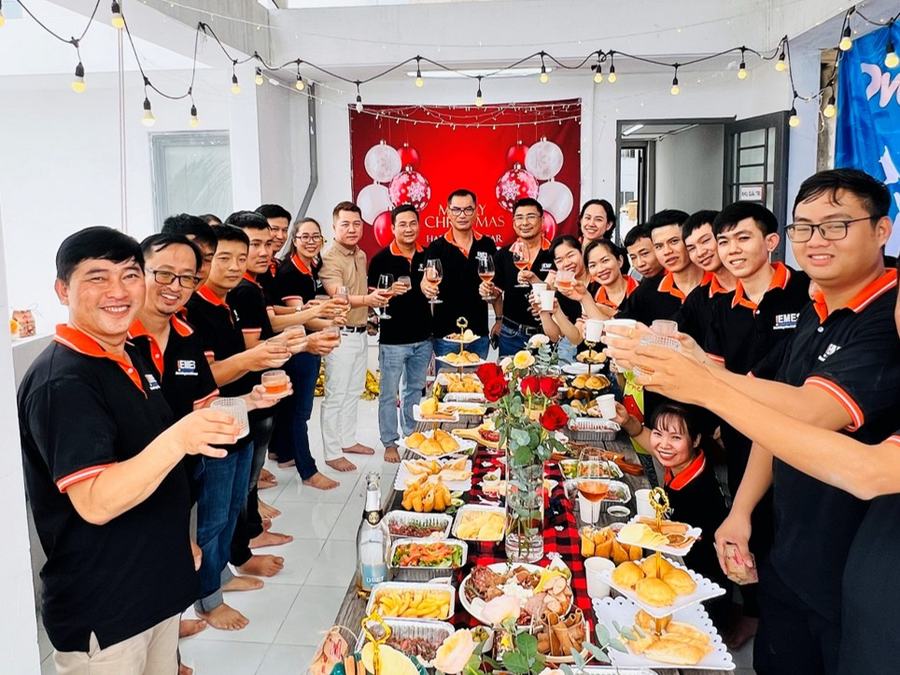Họp mặt hằng quý