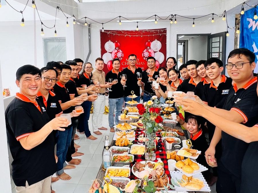 Họp mặt hằng quý